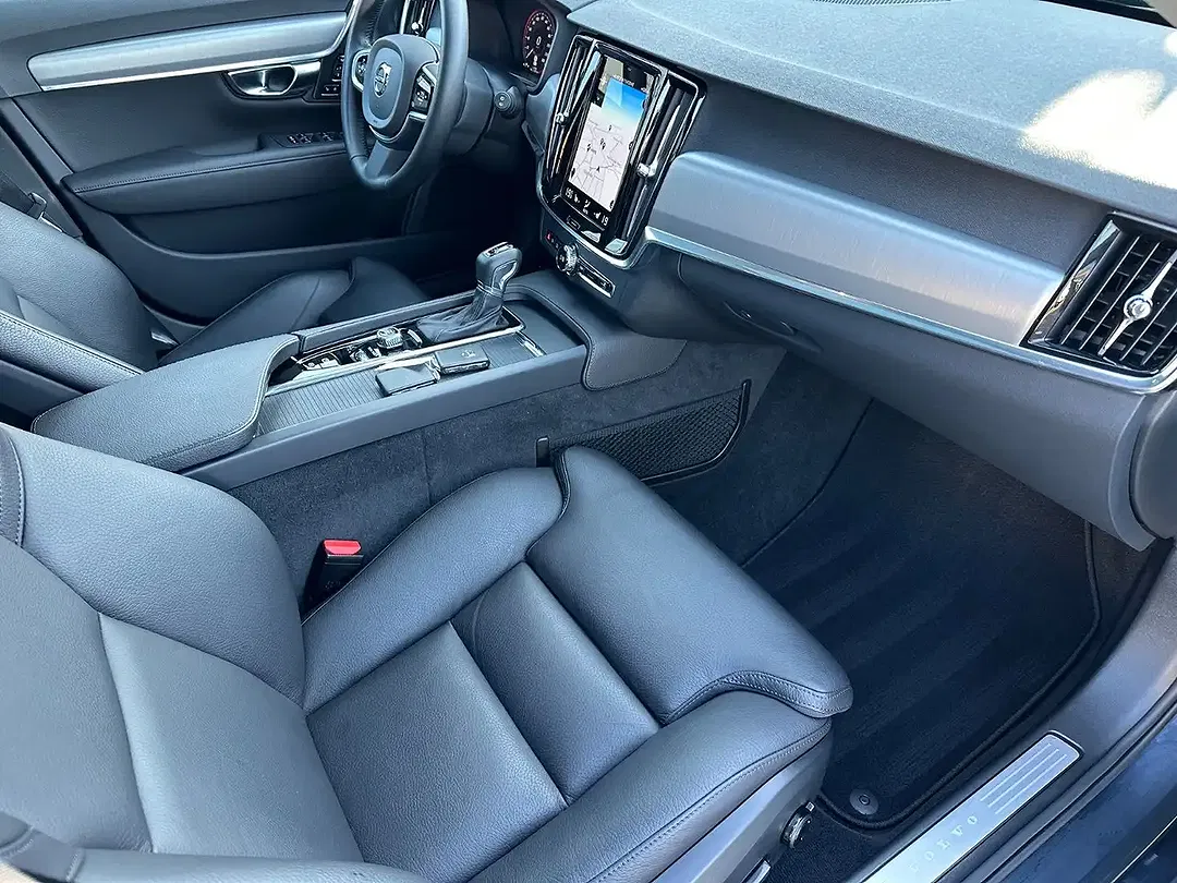 Volvo V90 Momentum Pro - Thumbnail 18