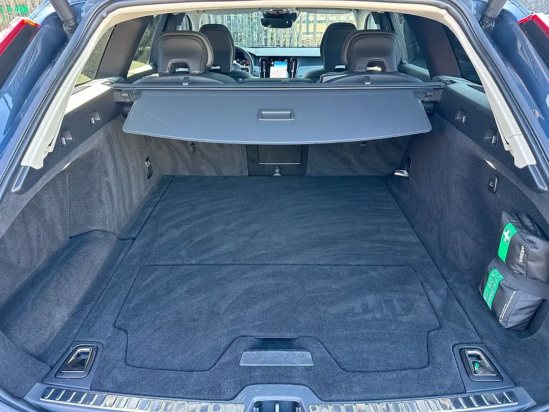 Volvo V90 Momentum Pro - foto 24