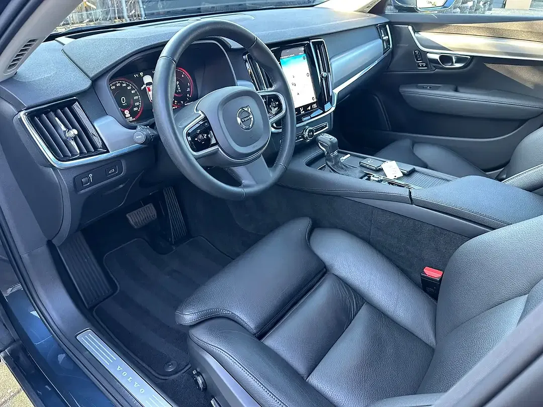 Volvo V90 Momentum Pro - Thumbnail 8