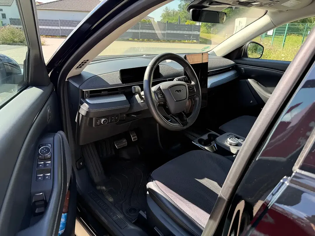 Ford Mustang Mach-E - Thumbnail 8
