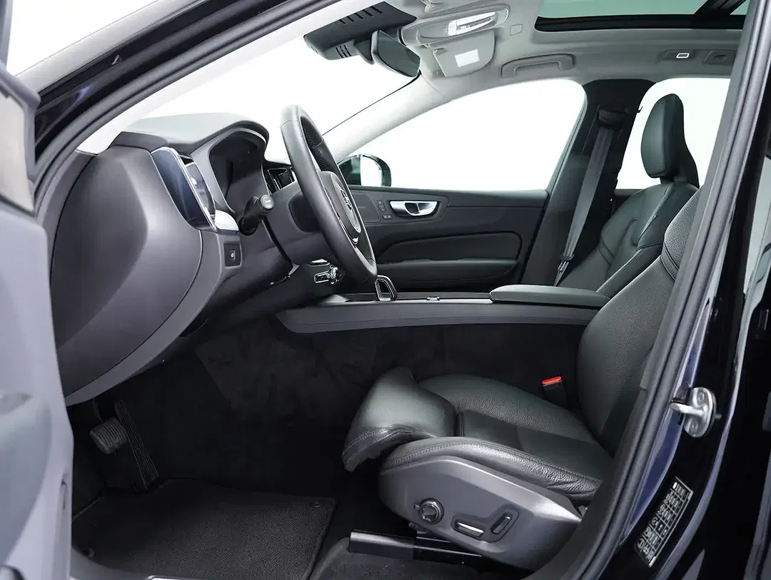 Volvo XC60 B4 Plus Dark - Thumbnail 10