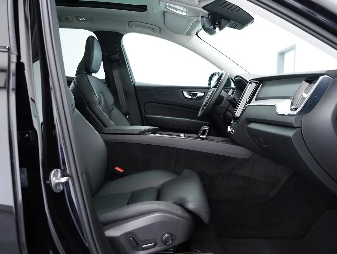 Volvo XC60 B4 Plus Dark - Thumbnail 14