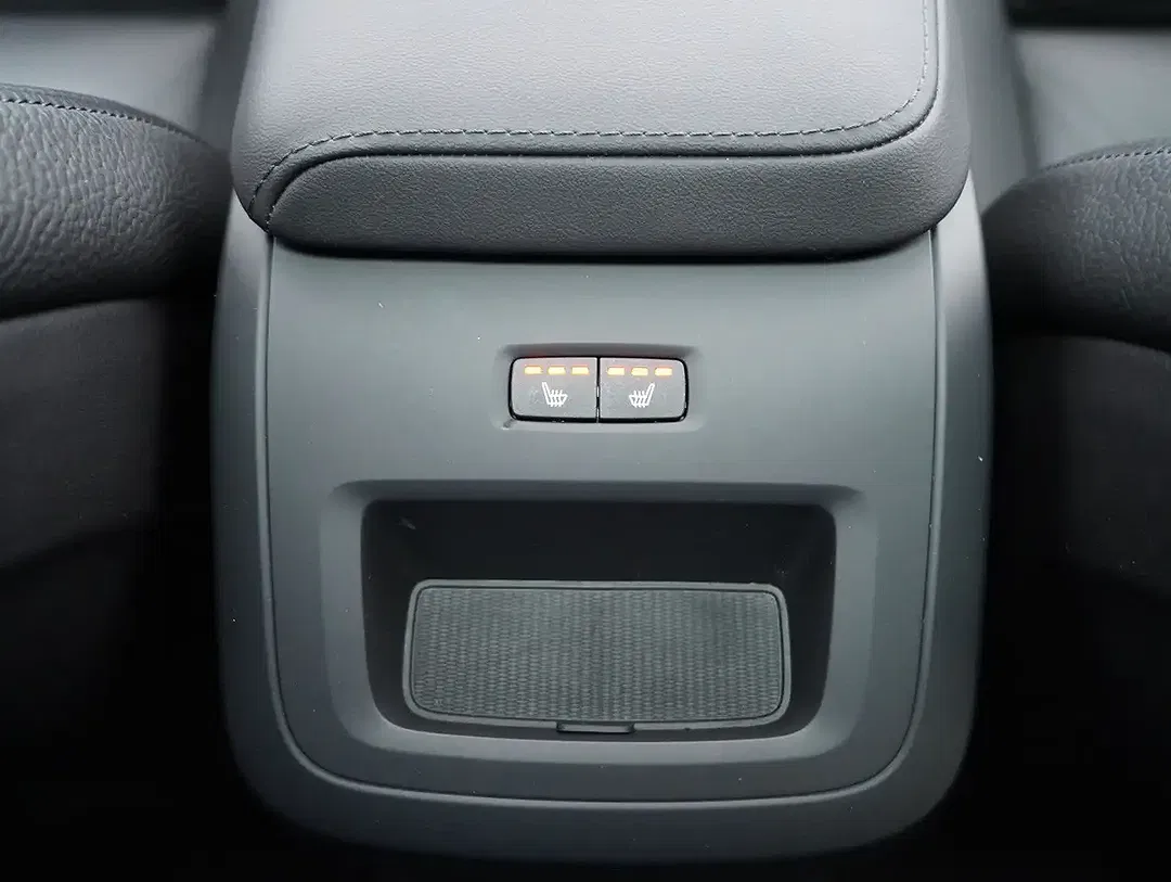 Volvo XC60 B4 Plus Dark - Thumbnail 20