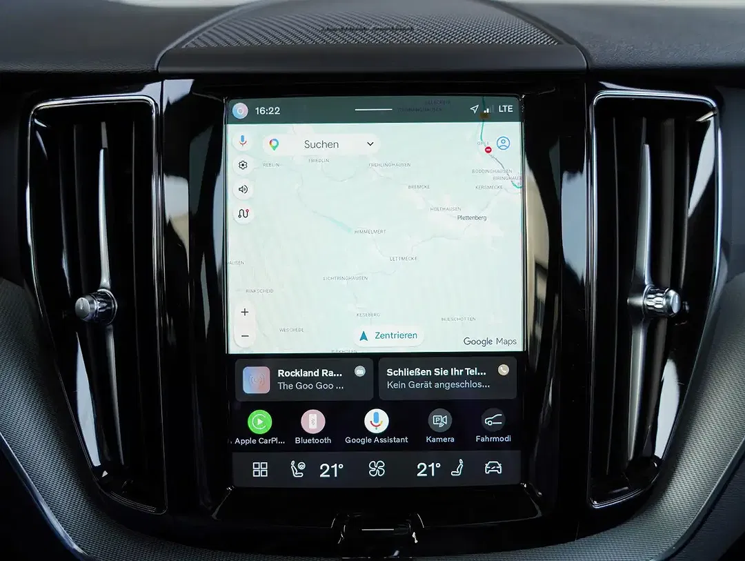 Volvo XC60 B4 Plus Dark - Thumbnail 23