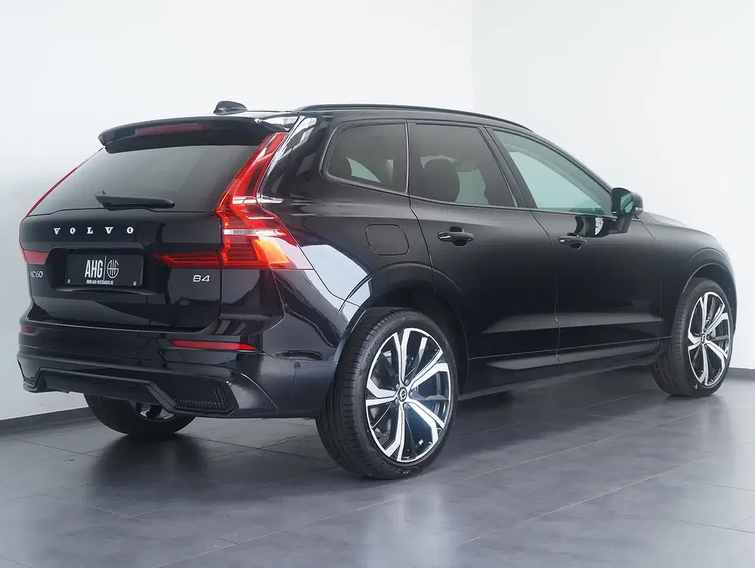 Volvo XC60 B4 Plus Dark - Thumbnail 5