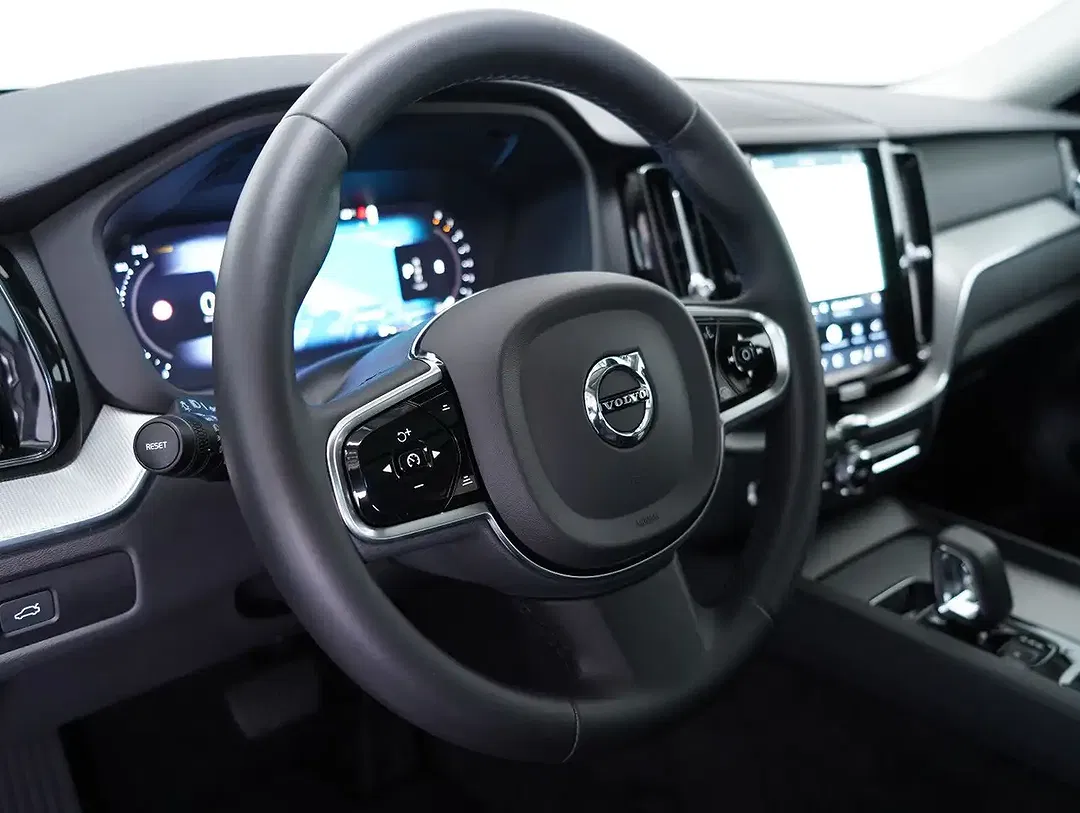 Volvo XC60 B4 Plus Dark - Thumbnail 7