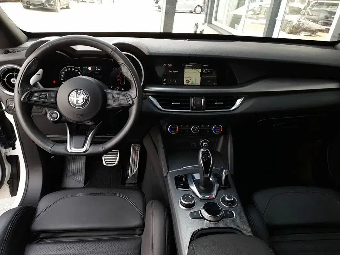 Alfa Romeo Stelvio 2.2 16V AUT 4x4 Veloce - Thumbnail 3