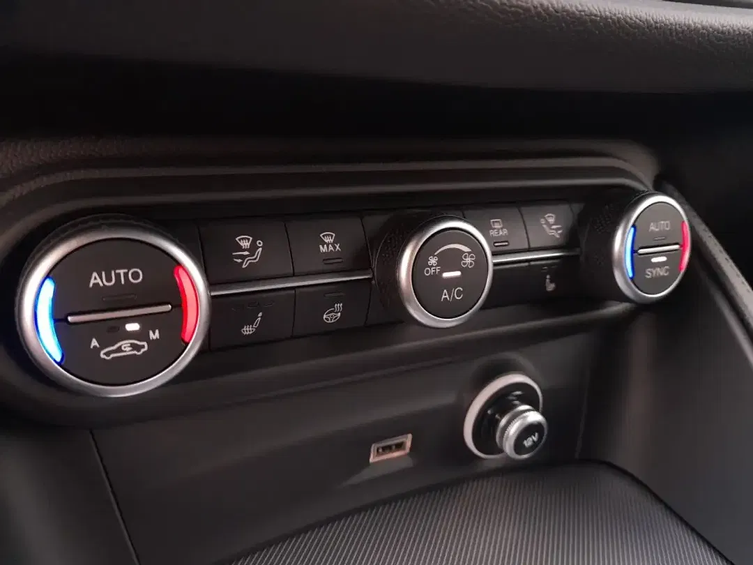 Alfa Romeo Stelvio 2.2 16V AUT 4x4 Veloce - Thumbnail 7