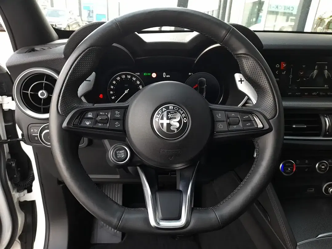Alfa Romeo Stelvio 2.2 16V AUT 4x4 Veloce - Thumbnail 9