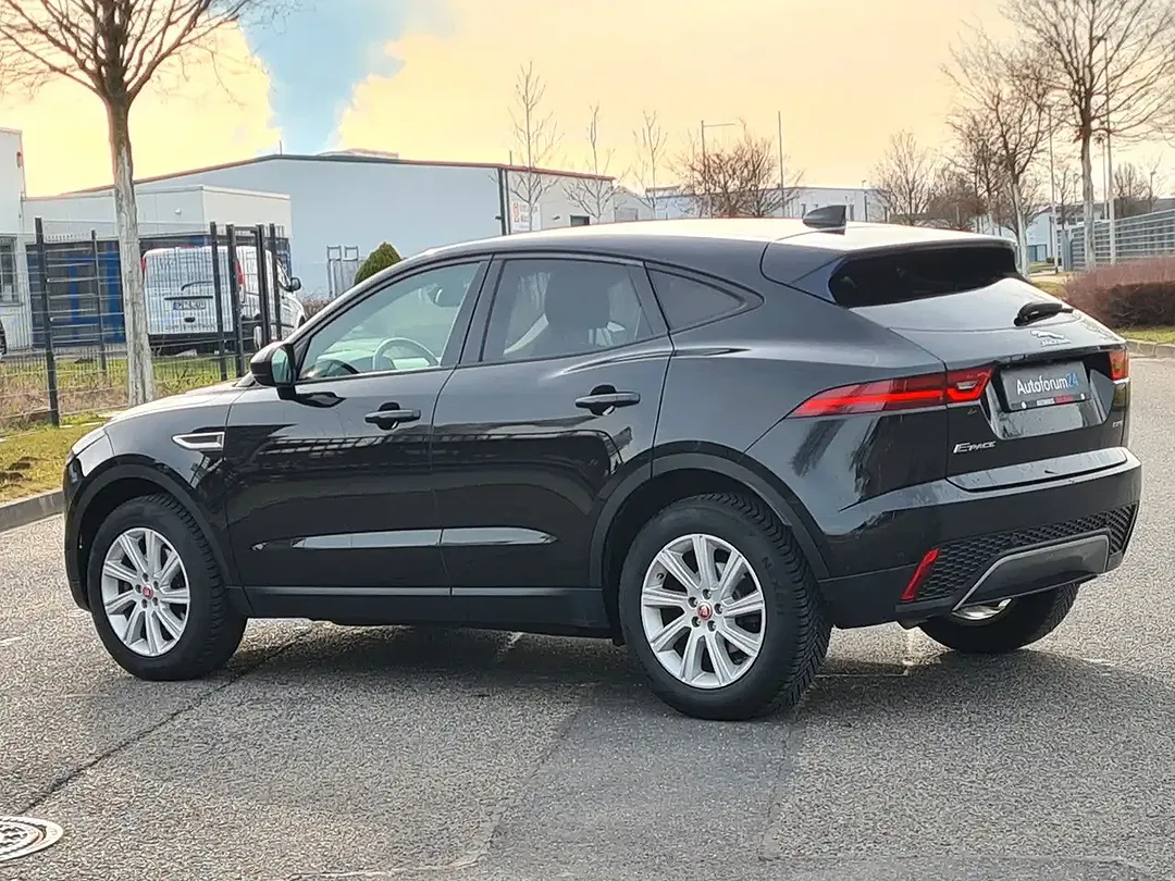 Jaguar E-Pace Base - Thumbnail 3