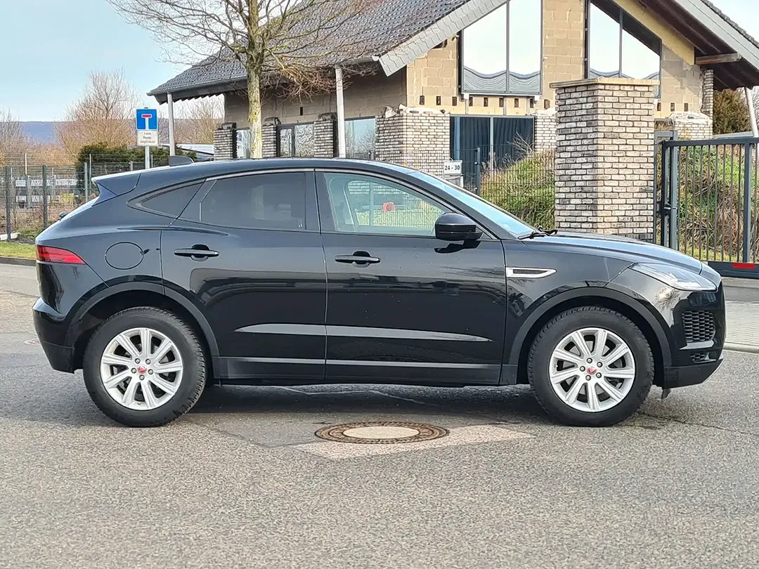 Jaguar E-Pace Base - Thumbnail 6