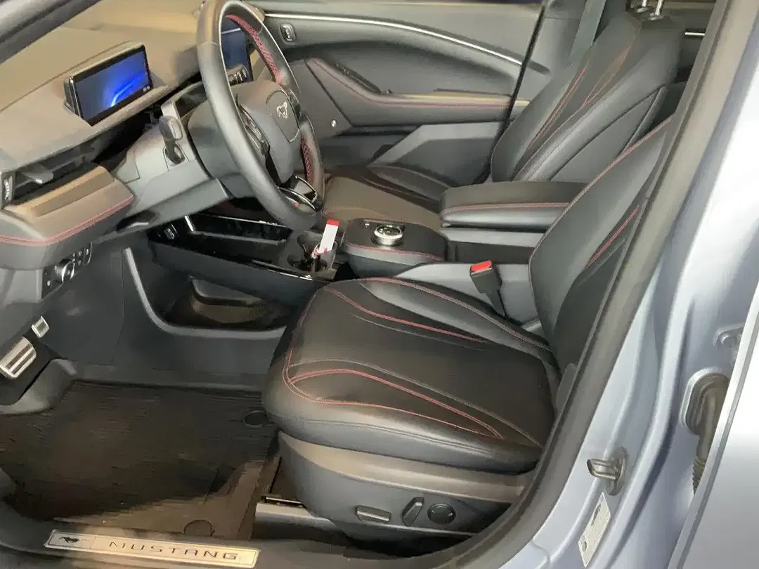 Ford Mustang 4x4 Premium - Thumbnail 12