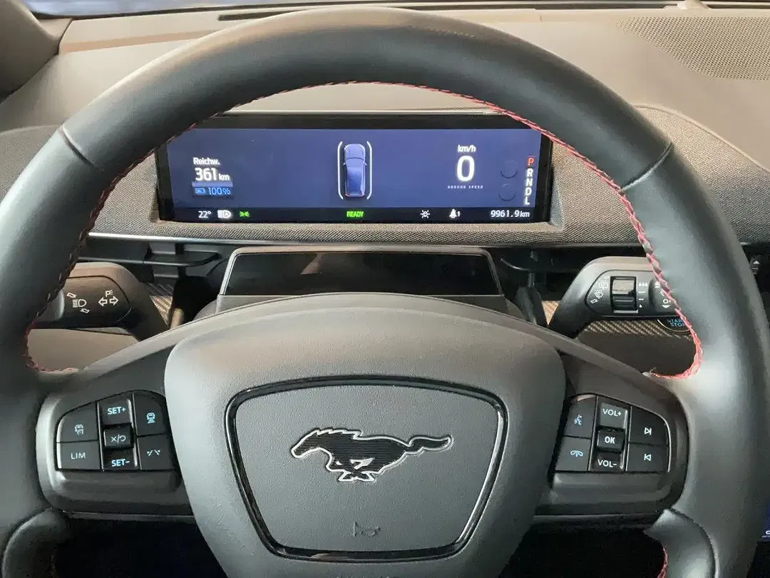 Ford Mustang 4x4 Premium - Thumbnail 14