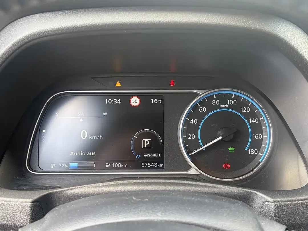 Nissan Leaf Tekna - Thumbnail 10