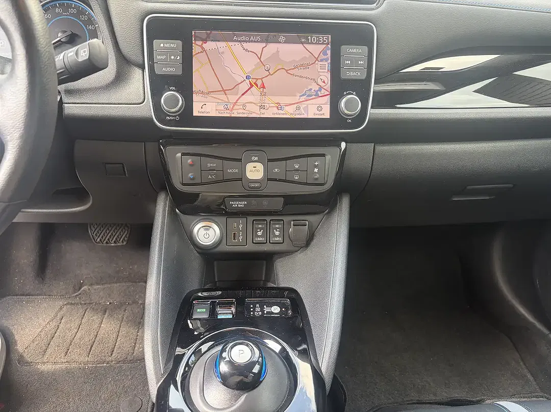 Nissan Leaf Tekna - Thumbnail 14