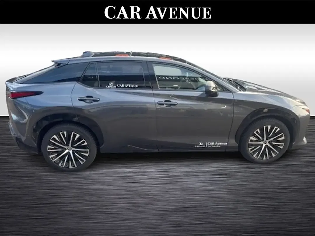 Lexus RZ - Thumbnail 3