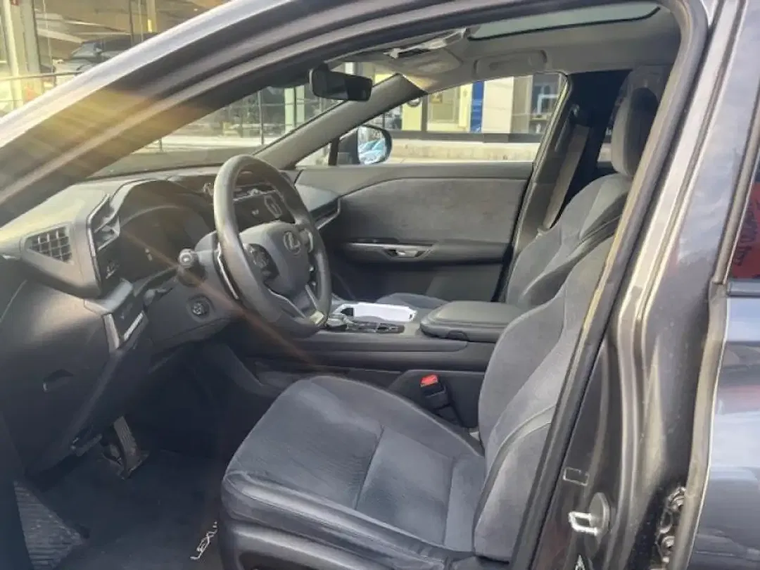 Lexus RZ - Thumbnail 8