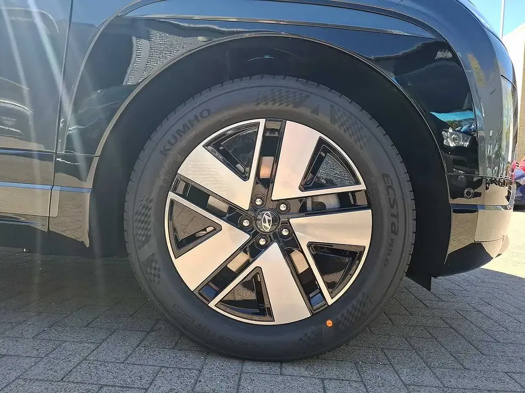 Hyundai IONIQ 9 TECHNIQ - Thumbnail 6
