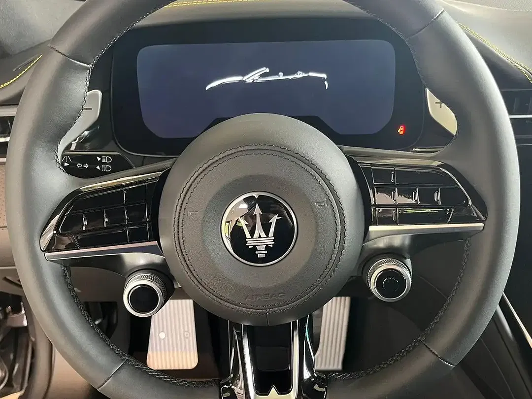 Maserati GranCabrio Modena - Thumbnail 11