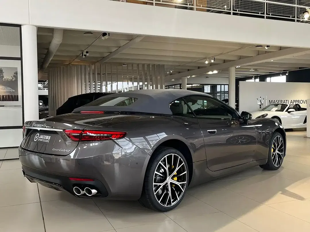 Maserati GranCabrio Modena - Thumbnail 5