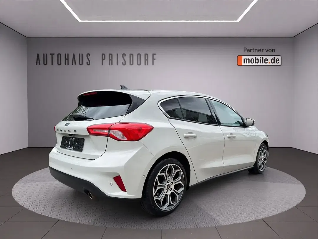 Ford Focus Titanium - Thumbnail 5