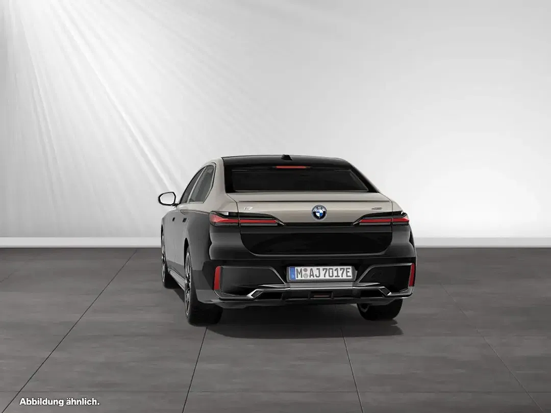 BMW i7 eDrive Sport Pro - Thumbnail 5
