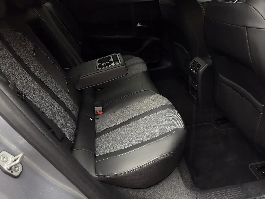 Peugeot 408 180 Hybrid Allure - Thumbnail 14