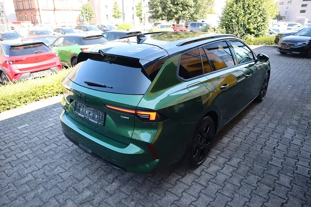 Opel Astra 1.2 Ultimate - foto 1