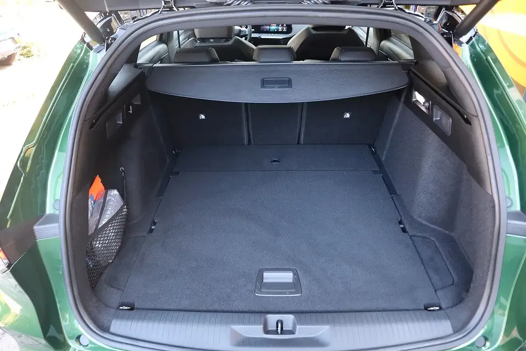 Opel Astra 1.2 Ultimate - foto 2
