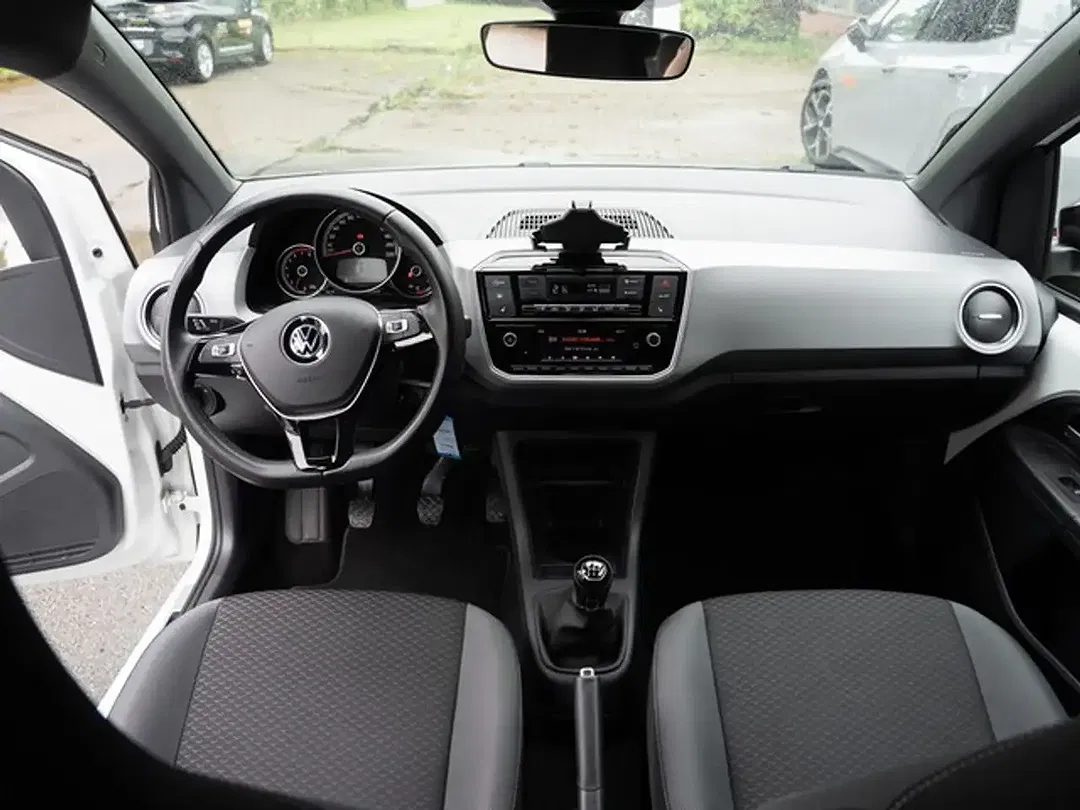 Volkswagen up! Active - foto 11