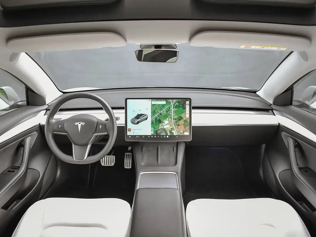 Tesla Model 3 AWD Performance - Thumbnail 10