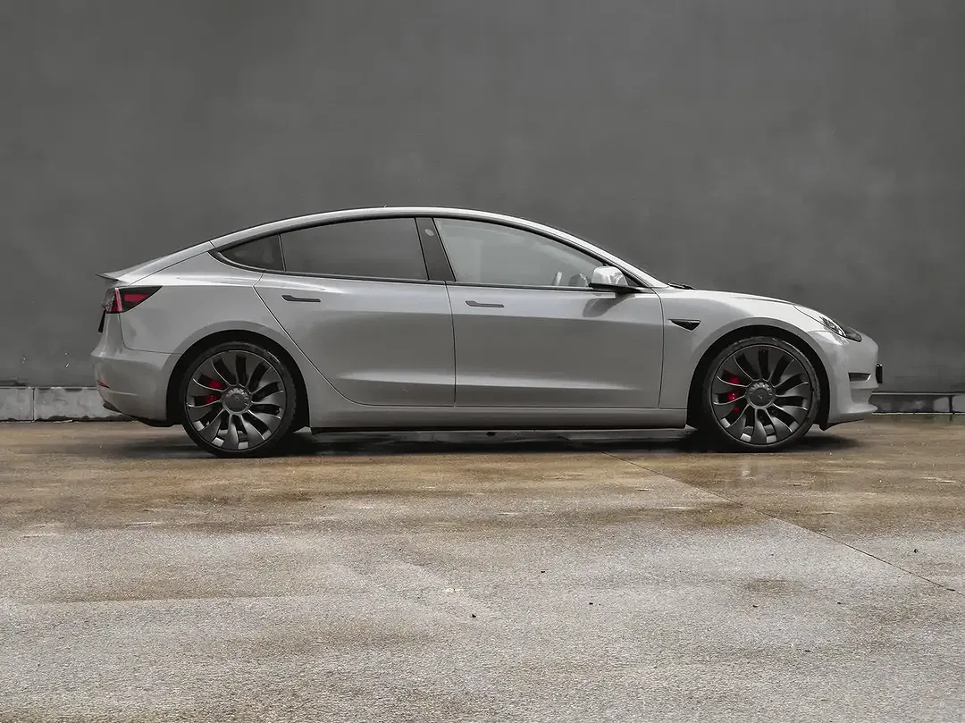 Tesla Model 3 AWD Performance - Thumbnail 3