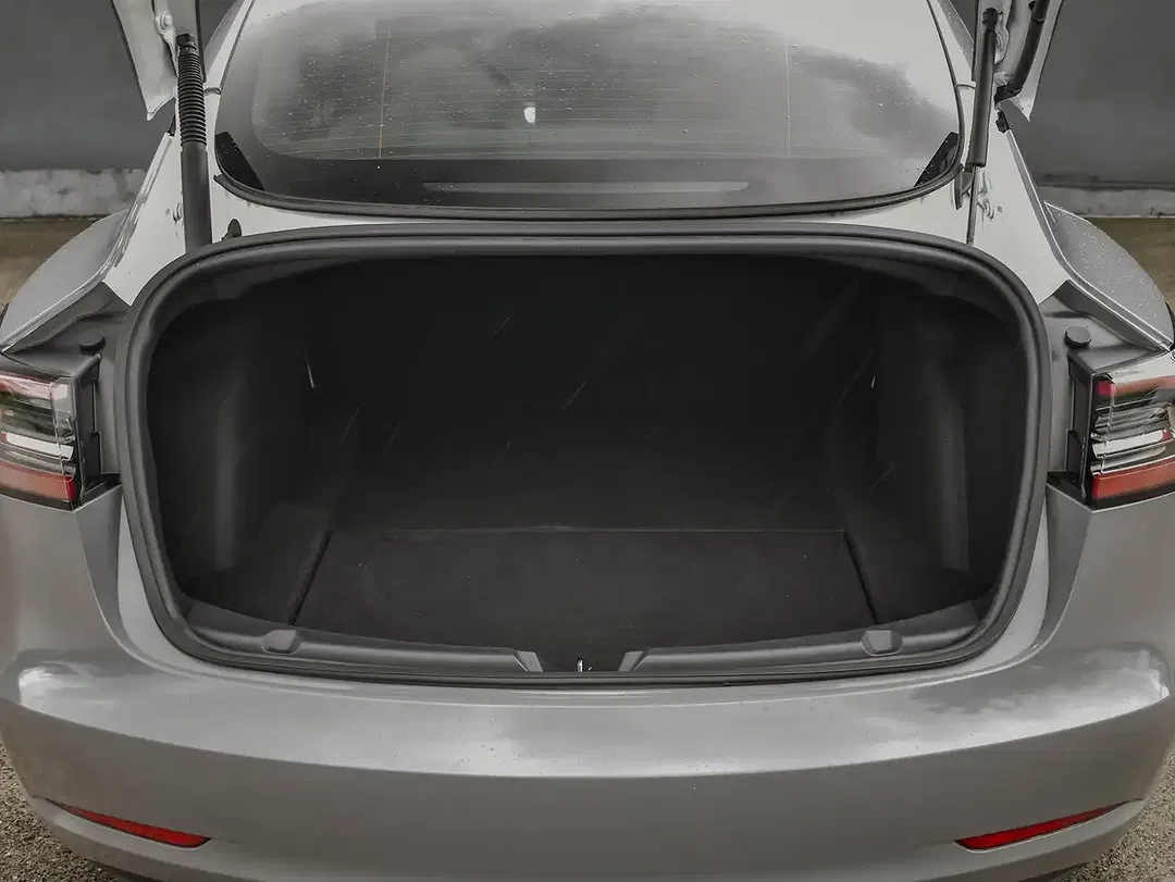 Tesla Model 3 AWD Performance - Thumbnail 9