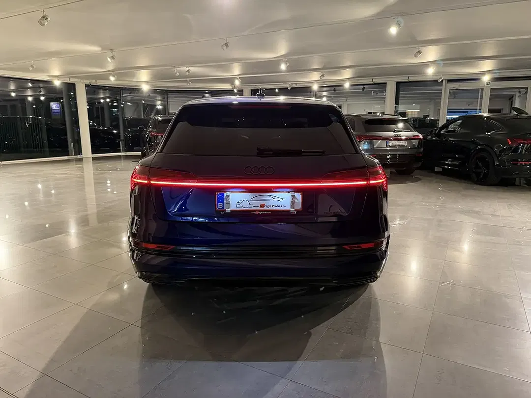 Audi Q8 e-tron Matrix LED Black Edition - foto 2