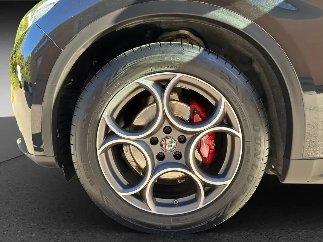 Alfa Romeo Stelvio Q4 Veloce - Thumbnail 14