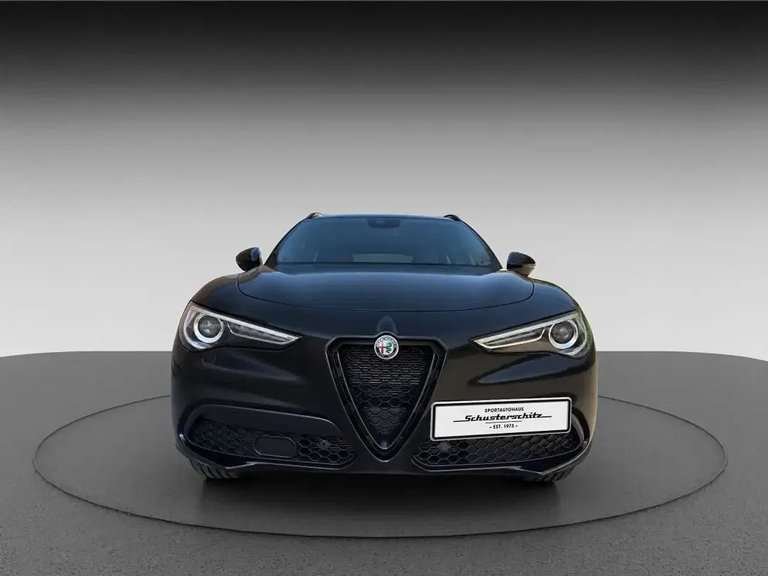 Alfa Romeo Stelvio Q4 Veloce - Thumbnail 3