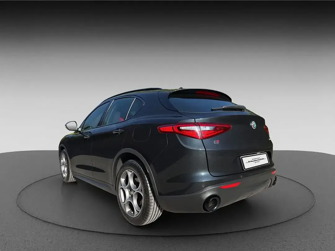 Alfa Romeo Stelvio Q4 Veloce - Thumbnail 5