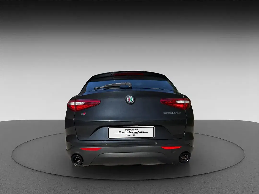 Alfa Romeo Stelvio Q4 Veloce - Thumbnail 6