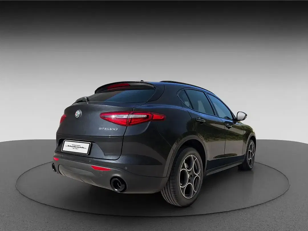Alfa Romeo Stelvio Q4 Veloce - Thumbnail 7
