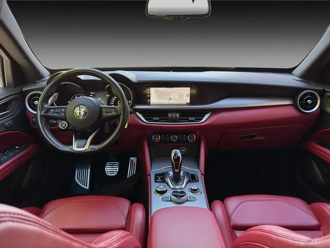 Alfa Romeo Stelvio Q4 Veloce - Thumbnail 9