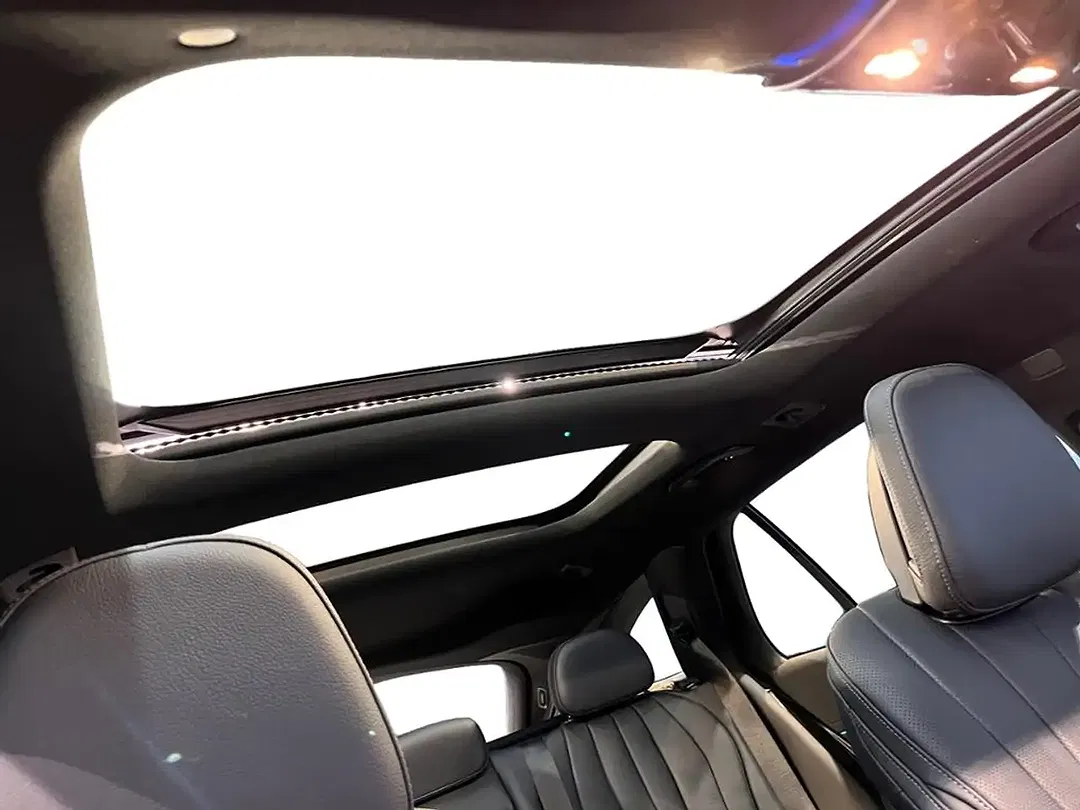 Mercedes-Benz E 220 AMG MBUX Burmester - Thumbnail 13
