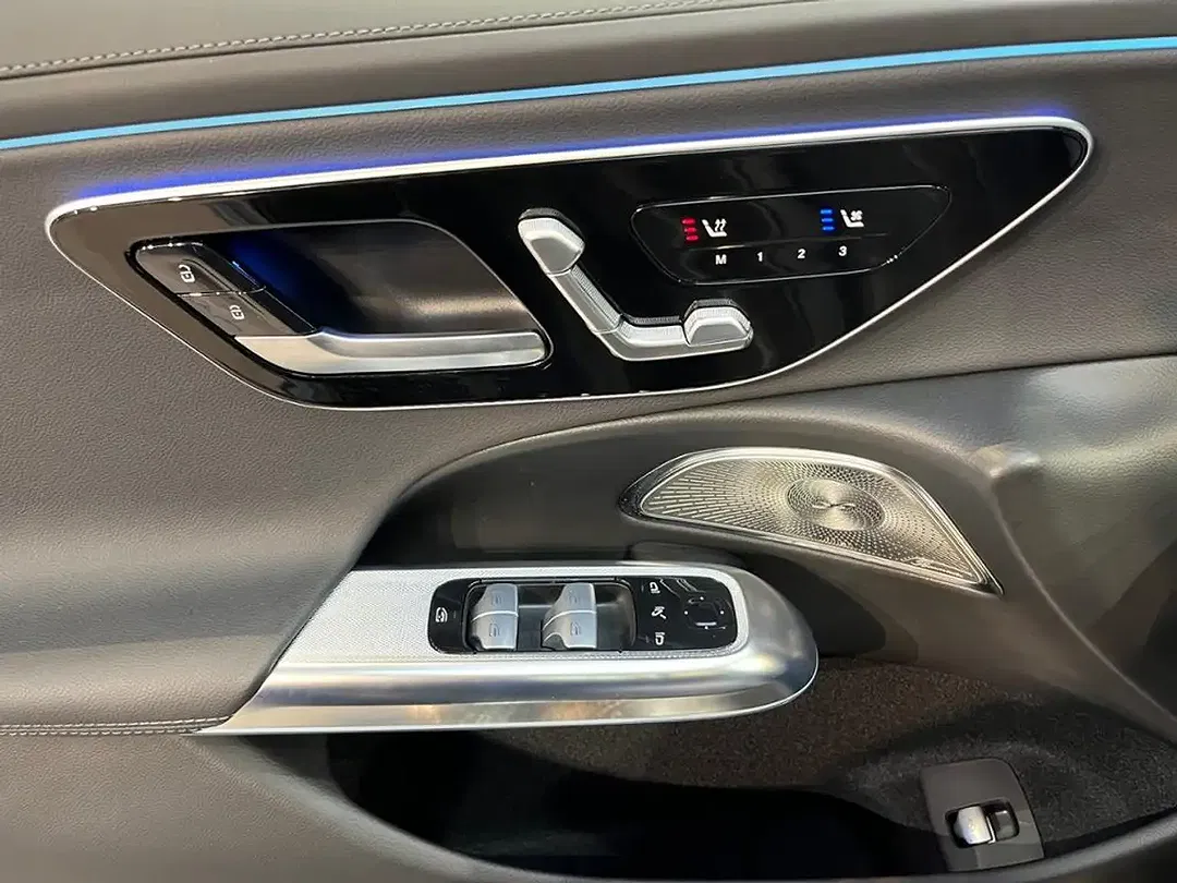 Mercedes-Benz E 220 AMG MBUX Burmester - Thumbnail 15