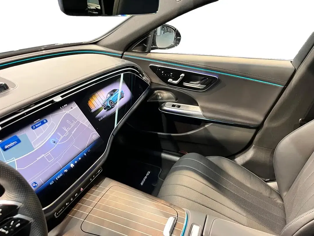 Mercedes-Benz E 220 AMG MBUX Burmester - Thumbnail 4