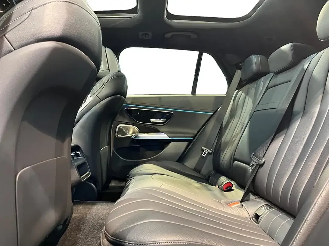 Mercedes-Benz E 220 AMG MBUX Burmester - Thumbnail 7