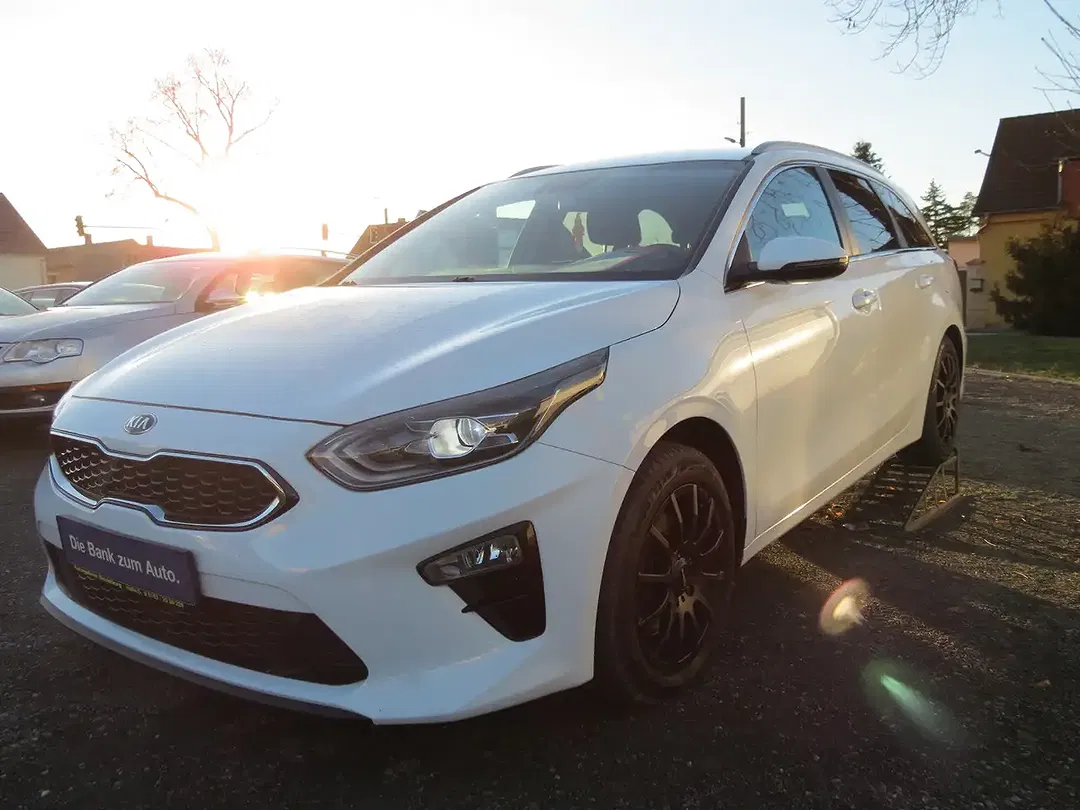 Kia Ceed SW / cee'd SW Vision - Thumbnail 3