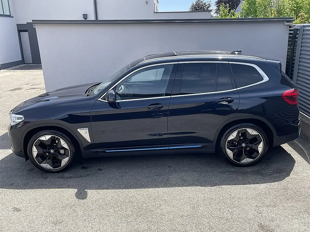 BMW iX3 Comfort - foto 8