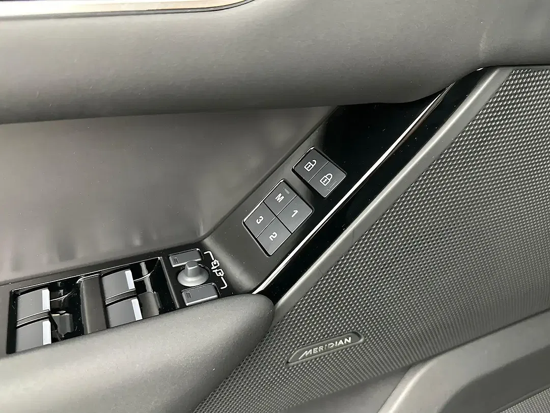 Land Rover Range Rover Velar P400e 4x4 S - Thumbnail 12