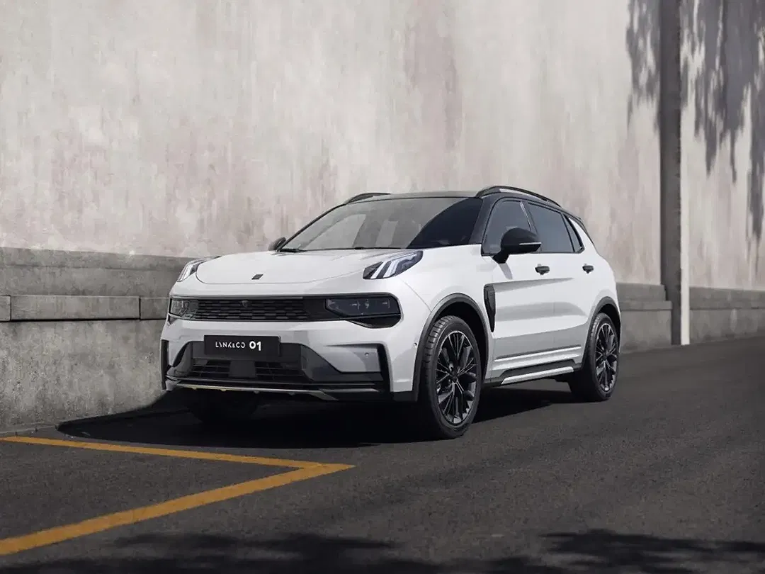 Lynk & Co 01 - foto 1