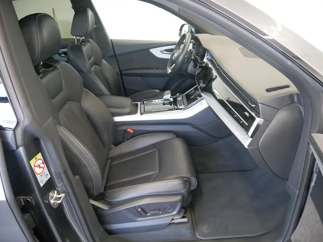 Audi Q8 55 TFSI e quattro - Thumbnail 8