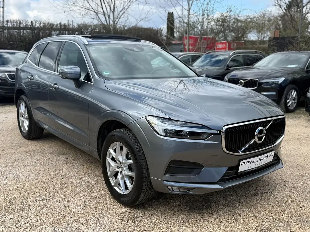 Volvo XC60 Momentum Pro - Thumbnail 1